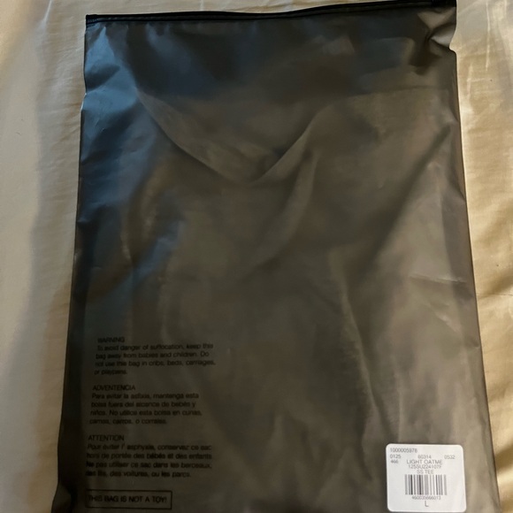 Light oatmeal Fear of god t-shirt size Large - Picture 7 of 8